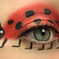 Những kiểu make-up độc đáo và gợi cảm