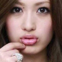 Con trai biến thành con gái đẹp tuyệt vời chỉ với Make up và Photoshop