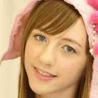 Beckii Cruel, hot idol in Japan