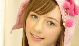 Beckii Cruel, hot idol in Japan