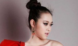 Photoshop quá cẩu thả khiến người mẫu trông như "lọ lem"